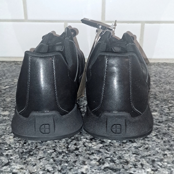 Shoes For Crews Black Slip & Oil Resistant Shoes. Size 10.5 NWT - Picture 4 of 9
